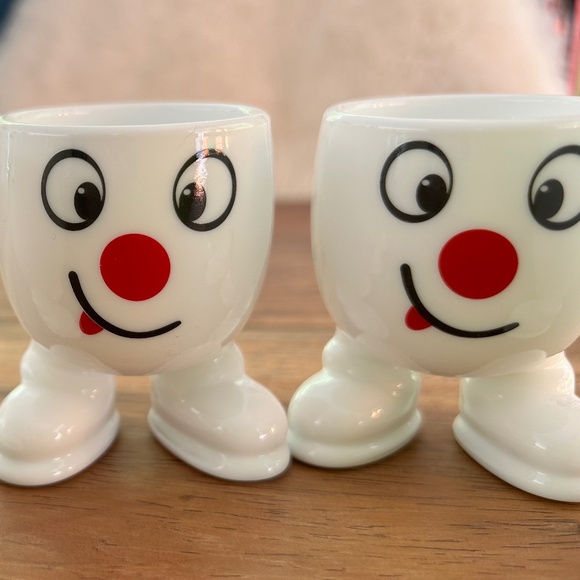 Vintage Arc International France - Happy Face Footed Milk Glass Egg Cup - Picture 3 of 14